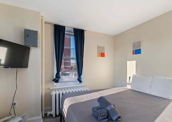 The Oakden Suites In Orange Loop B3