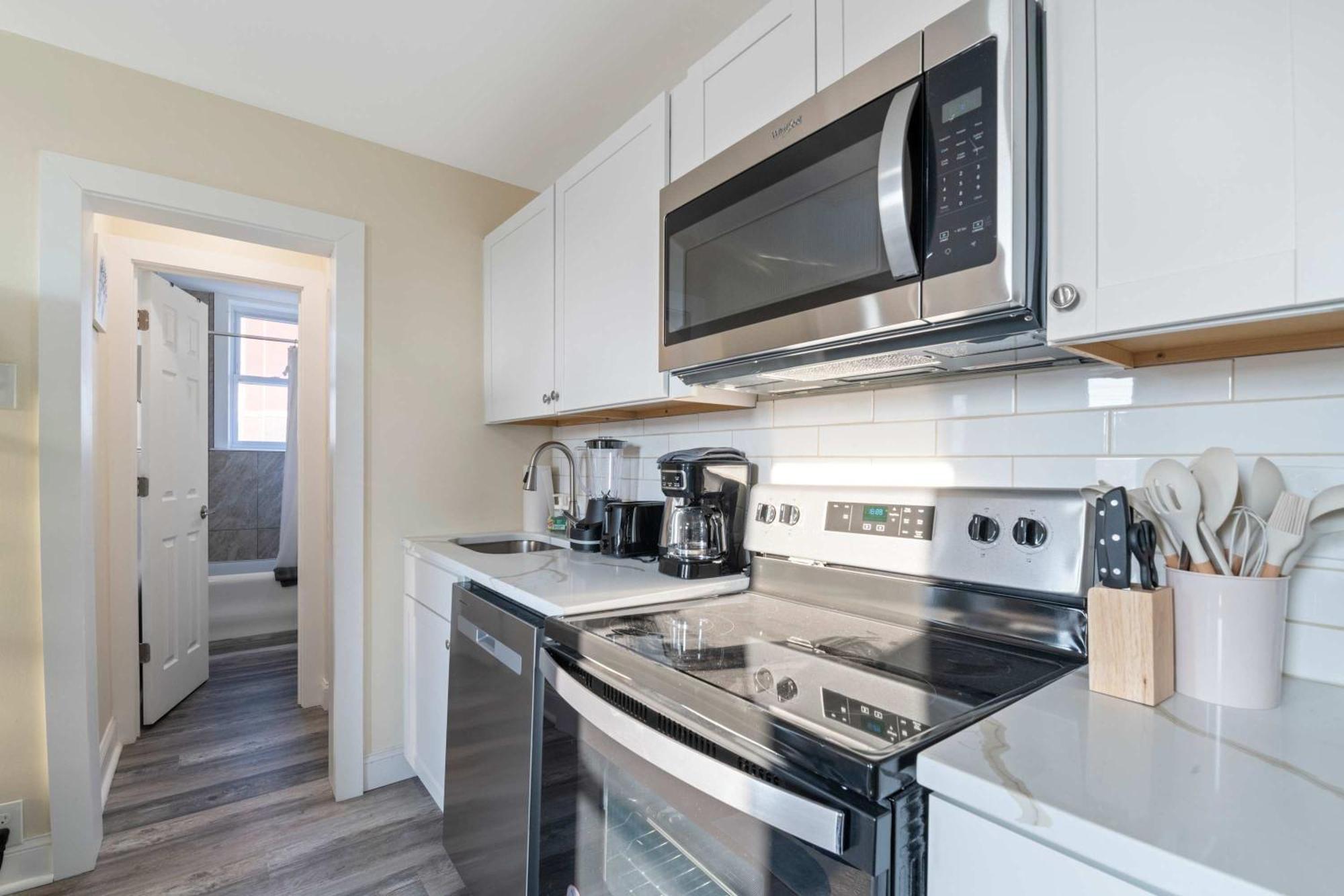 Localstr - The Oakden In Orange Loop B3 Apartment
