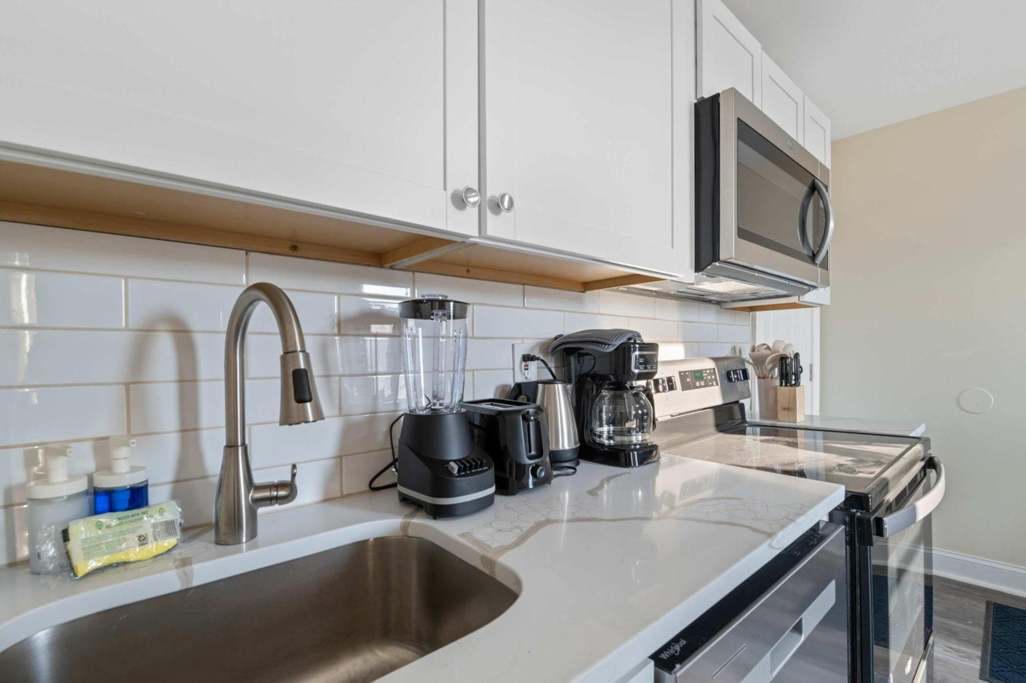 Apartment Localstr - The Oakden In Orange Loop B3