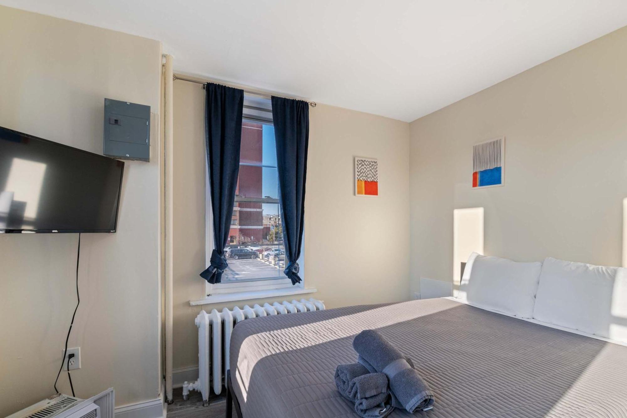 Localstr - The Oakden In Orange Loop B3 * Atlantic City